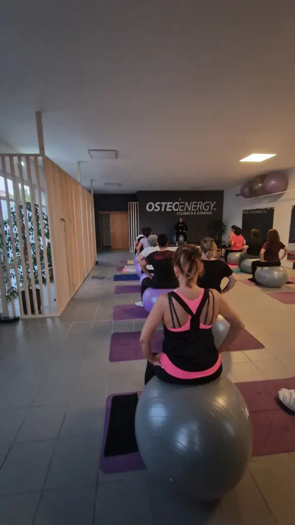Aula no ginásio Osteo 2, no Bacelo